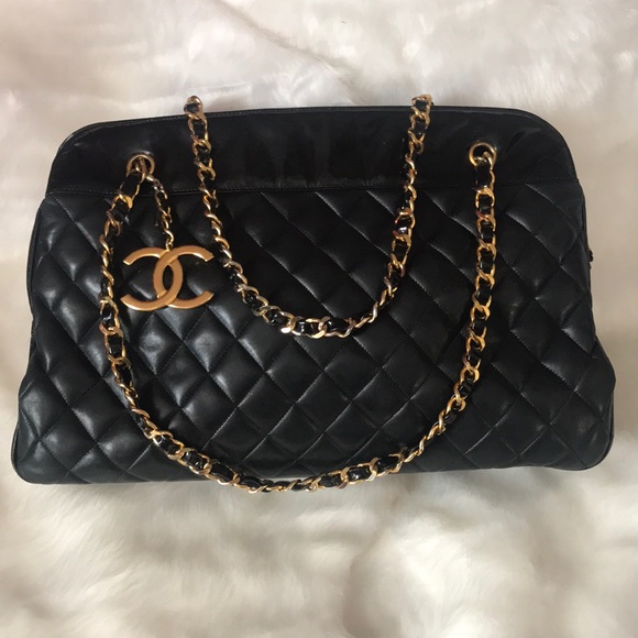 CHANEL Handbags - Auth CHANEL Lambskin Leather Chain Quilted Tote
